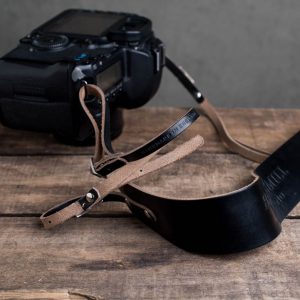 Hawkesmill-Borough-Black-Leather-Camera-Strap-Canon-5D-Mark2-3