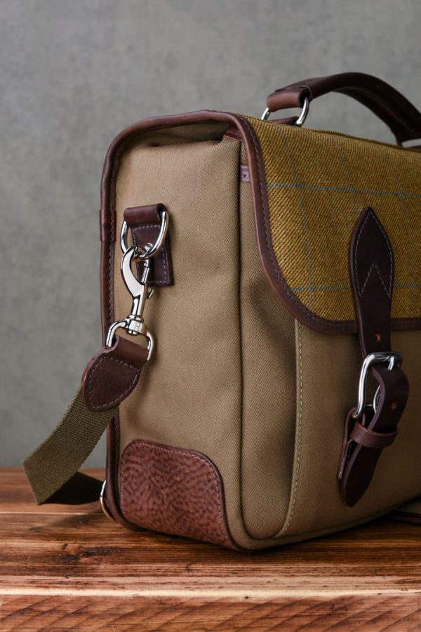 Hawkesmill-Jermyn-Street-Camera-Messenger-Backpack-Trigger-Hook