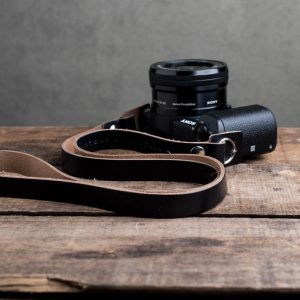 Hawkesmill-Kensington-Leather-Camera-Strap-Black-Rivet-Sony-3