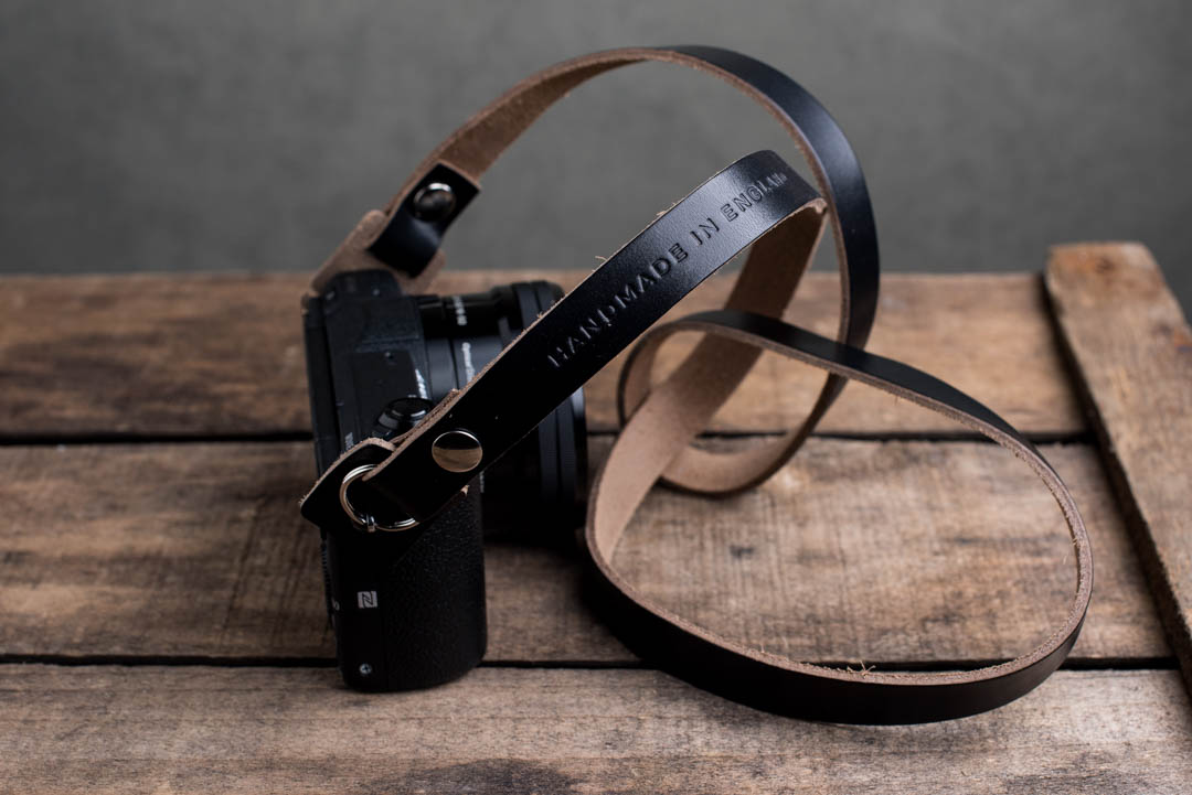 Hawkesmill-Kensington-Leather-Camera-Strap-Black-Rivet-Sony-4