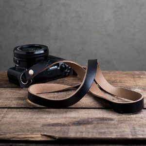 Hawkesmill-Kensington-Leather-Camera-Strap-Black-Rivet-Sony-6