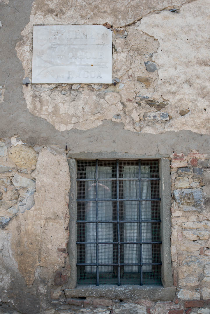 Road-Signs-Tuscany-Italy