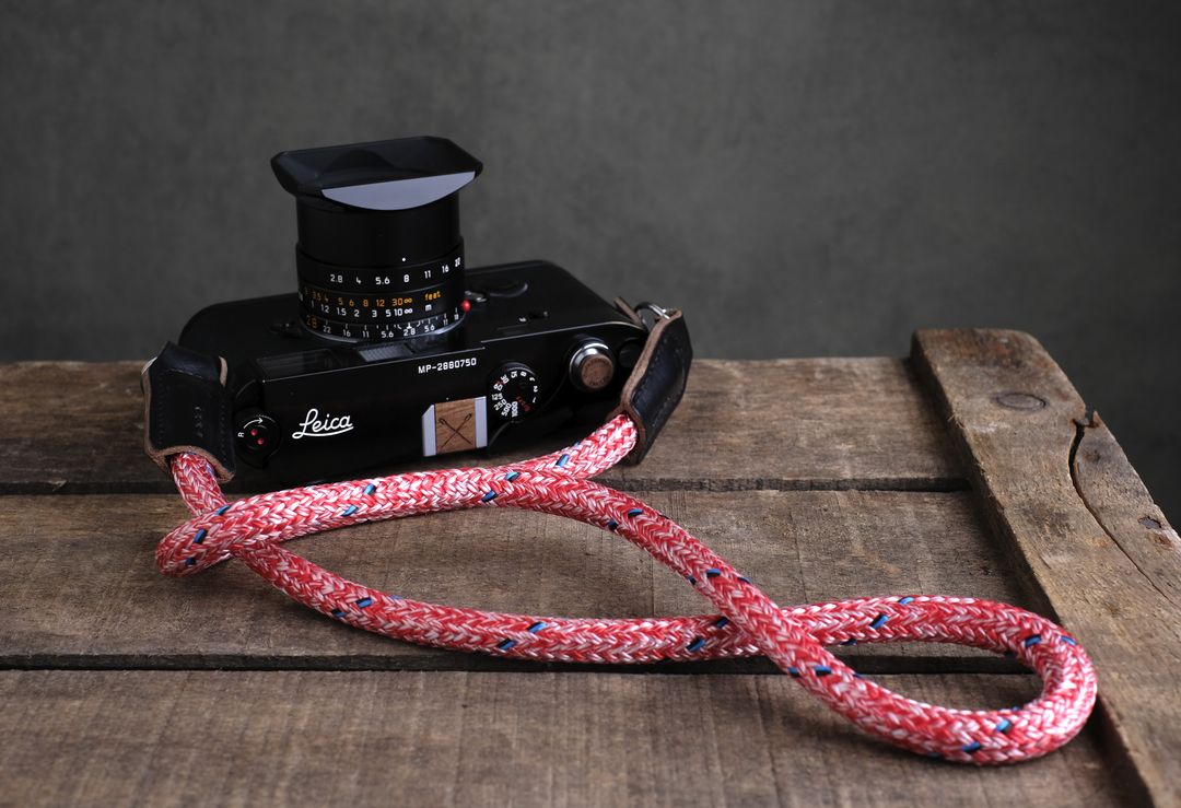 hawkesmill-rope-camera-strap-red-leicamp